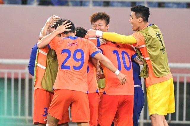 莱万被停赛3场 西媒披露哈维有3个替代方案
